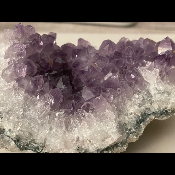 Small amethyst rock - Picture 6 of 6
